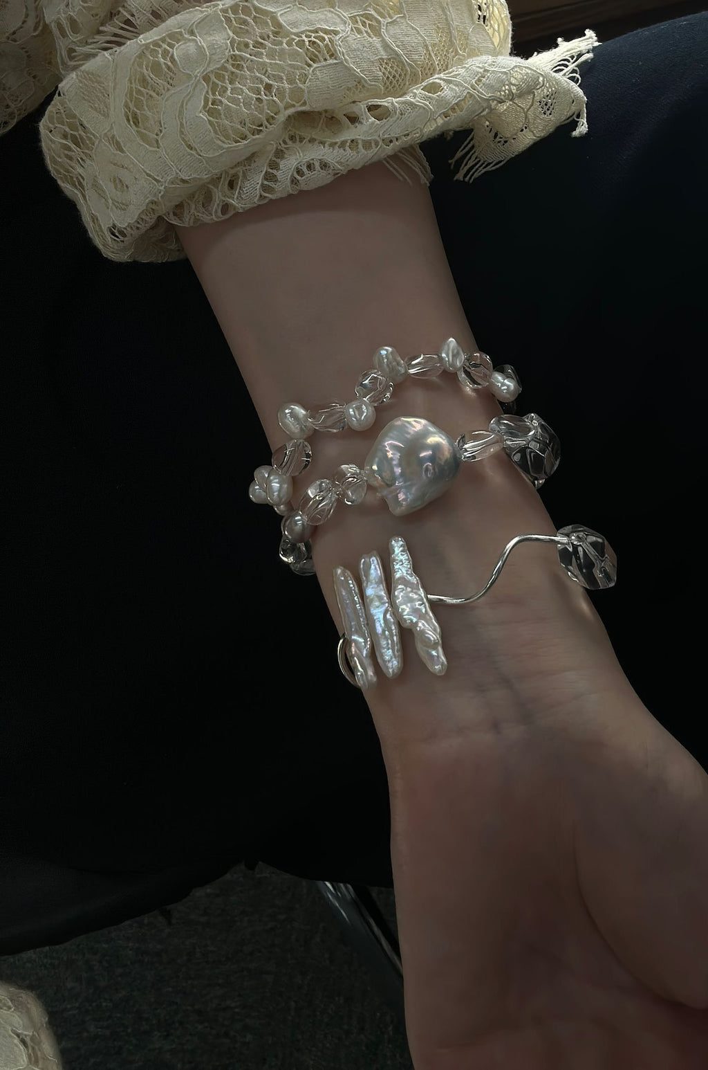 Biwa Pearl Stretch Bracelet - Clear Quartz & Freshwater Pearl Bracelet